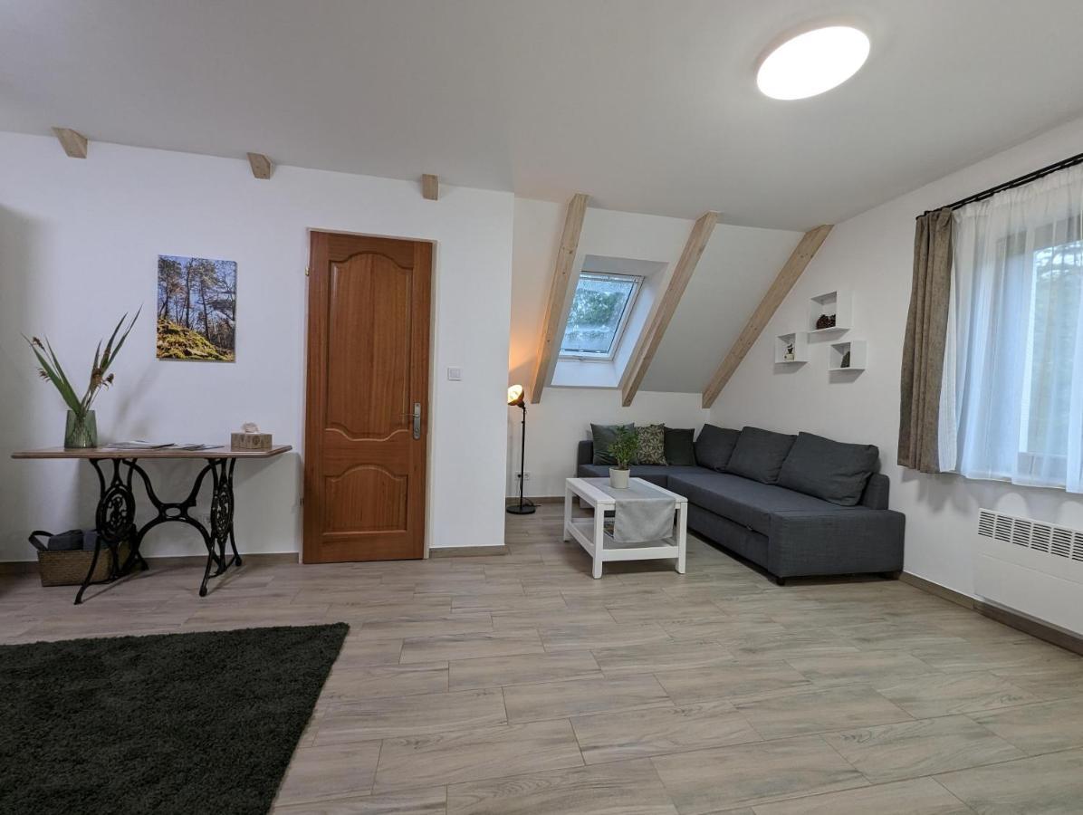 Kosbor Vendeghaz Apartment Monoszlo Exterior foto